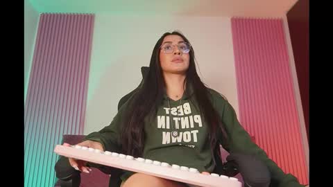 Snapshot of leila_petitee chatting on 22, 2, 2026 Leila online show from 22, 2, 2026