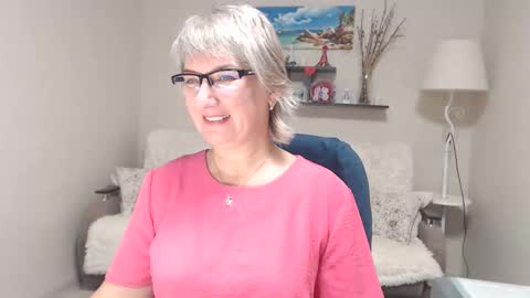 Snapshot of leilamays chatting on 20, 10, 2025 Leila Kinky online show from 20, 10, 2025