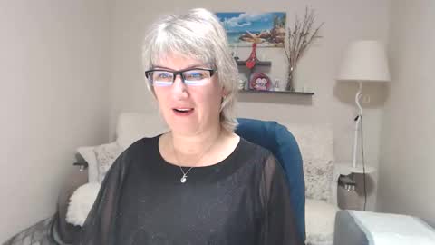 Leila Kinky online show from 7, 11, 2025