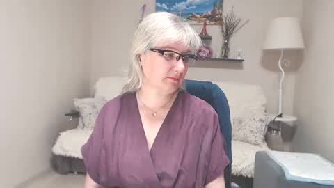 Snapshot of leilamays chatting on 10, 6, 2026 Leila Kinky online show from 10, 6, 2026