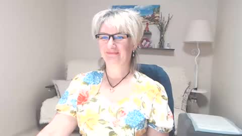 Snapshot of leilamays chatting on 19, 6, 2026 Leila Kinky online show from 19, 6, 2026