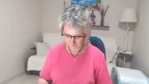 Snapshot of leilamays chatting on 7, 7, 2026 Leila Kinky online show from 7, 7, 2026