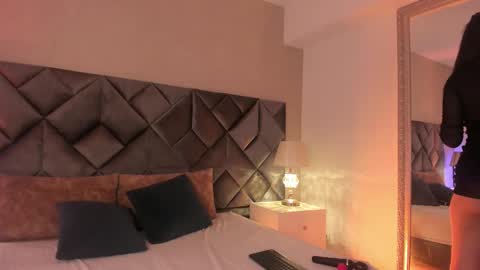 Leizathompson online show from 26, 3, 2026