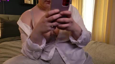 Snapshot of lela_ryan chatting on 30, 4, 2026 Lela online show from 30, 4, 2026