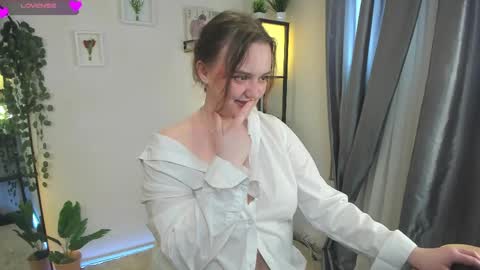 Snapshot of lela_ryan chatting on 16, 5, 2026 Lela online show from 16, 5, 2026