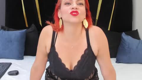 Snapshot of leloo_swift chatting on 29, 4, 2026 Leloo online show from 29, 4, 2026