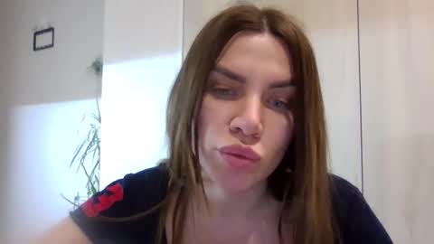 Snapshot of lena6122000 chatting on 15, 3, 2026 lena6122000 online show from 15, 3, 2026