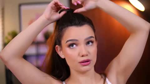 Snapshot of lena_laurent chatting on 27, 3, 2026 Lena Laurent online show from 27, 3, 2026