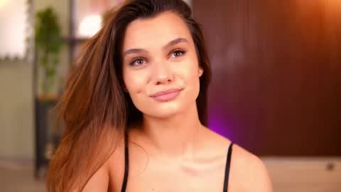 Snapshot of lena_laurent chatting on 25, 4, 2026 Lena Laurent online show from 25, 4, 2026