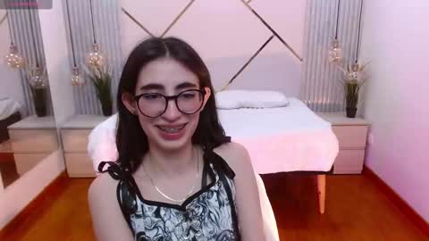 Snapshot of lena_roses chatting on 9, 9, 2025 Lena online show from 9, 9, 2025