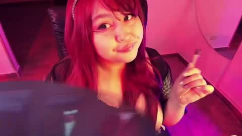 Lenna Kang online show from 7, 11, 2025