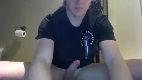 Snapshot of lenewton2004 chatting on 19, 1, 2025 lenewton2004 online show from 19, 1, 2025