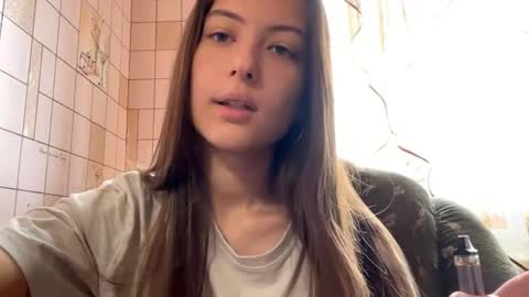 Hellomy name is Natalyits my first day here nice to meet you Give me 50 thumbs ups online show from 23, 4, 2026