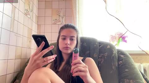 Hellomy name is Natalyits my first day here nice to meet you Give me 50 thumbs ups online show from 18, 5, 2026
