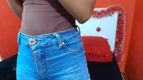 Snapshot of lennox_amy chatting on 20, 12, 2025 lennox_amy online show from 20, 12, 2025