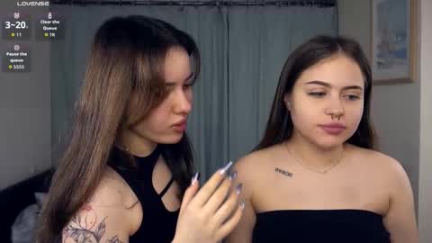 Snapshot of lenoimacyt chatting on 19, 11, 2025 Hey hey our name is Mia Elfy Lovense is active time to play PVT IS OPEN online show from 19, 11, 2025