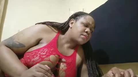 Snapshot of lenzo84712 chatting on 14, 12, 2025 lenzo84712 online show from 14, 12, 2025