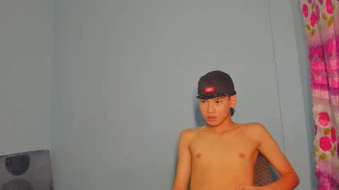 Snapshot of leo_hottiesexyasian chatting on 4, 10, 2025 Leo online show from 4, 10, 2025