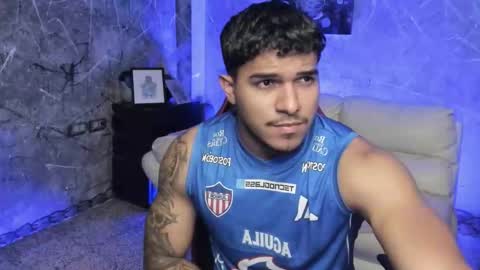 Leo independent model online show from 26, 11, 2025