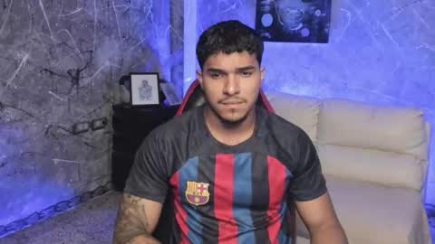 Leo independent model online show from 27, 11, 2025