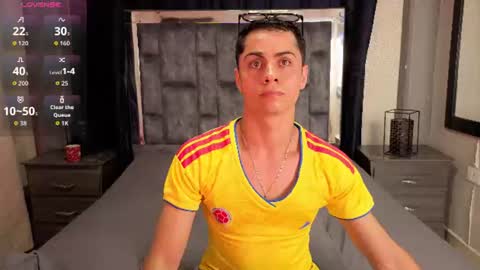 Snapshot of leomonnroe chatting on 7, 7, 2026 leomonnroe online show from 7, 7, 2026