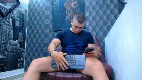 Snapshot of leon_ssmoron chatting on 14, 4, 2026 Leon Smoron online show from 14, 4, 2026