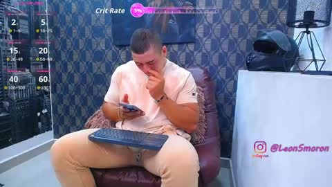 Snapshot of leon_ssmoron chatting on 21, 4, 2026 Leon Smoron online show from 21, 4, 2026