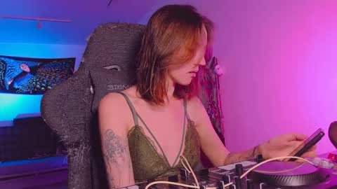 Snapshot of leona_nick chatting on 8, 2, 2026 leona online show from 8, 2, 2026