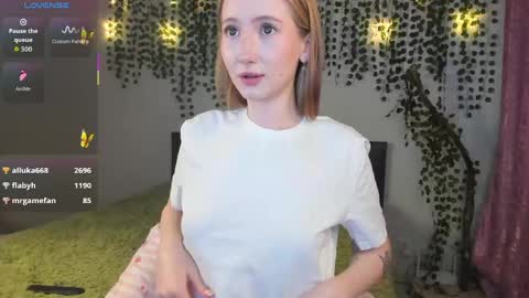 Snapshot of leona_vixen chatting on 13, 4, 2026 Leona online show from 13, 4, 2026