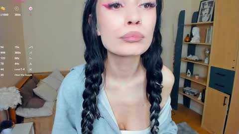 Snapshot of leonewiechec chatting on 25, 4, 2026 Alice online show from 25, 4, 2026