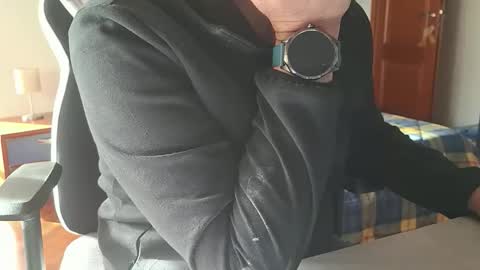 Snapshot of leonida62 chatting on 17, 12, 2025 leonida62 online show from 17, 12, 2025