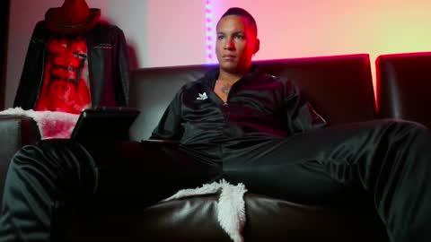 Lenardo jaramillo online show from 30, 12, 2024