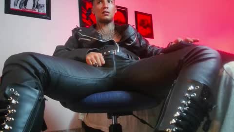 Snapshot of leonnardojaramillo chatting on 5, 1, 2026 Lenardo jaramillo online show from 5, 1, 2026