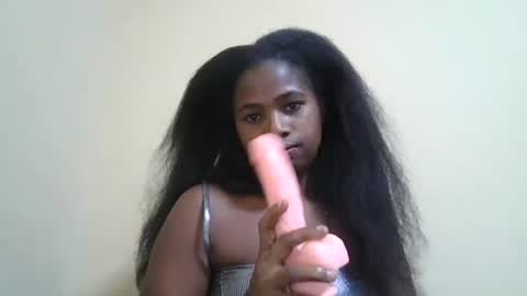 Snapshot of leonnetta chatting on 25, 4, 2026 leonnetta online show from 25, 4, 2026