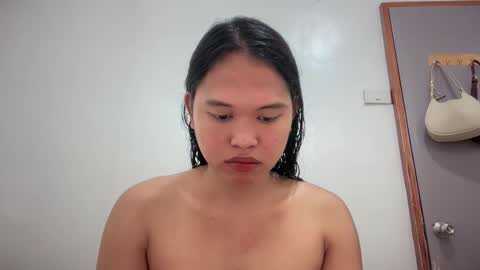 Snapshot of leora_luna chatting on 22, 4, 2026 Jenn online show from 22, 4, 2026