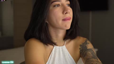 Snapshot of leoramallis chatting on 2, 12, 2024 Leora online show from 2, 12, 2024