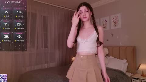 Nicole Moore online show from 12, 3, 2025