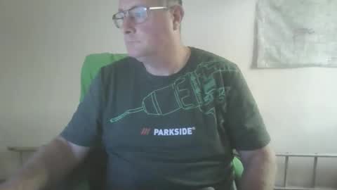 Snapshot of lerase40 chatting on 12, 11, 2025 homquisgode online show from 12, 11, 2025