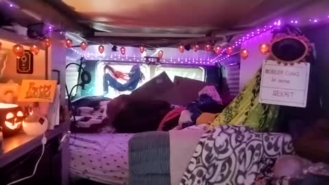 LesleyGumGrass- The Boring Trans girl online show from 10, 9, 2025