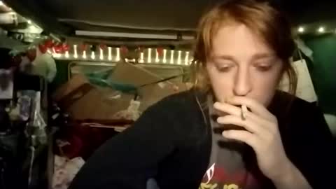 Snapshot of lesleygumgrass chatting on 15, 5, 2026 LesleyGumGrass- The Boring Trans girl online show from 15, 5, 2026