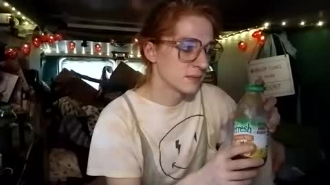 Snapshot of lesleygumgrass chatting on 1, 6, 2026 LesleyGumGrass- The Boring Trans girl online show from 1, 6, 2026