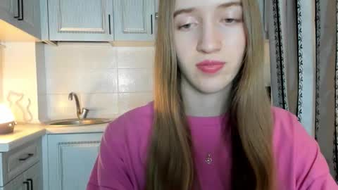  LESLIE   online show from 18, 11, 2025