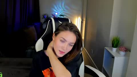 Snapshot of leslie_scottt chatting on 26, 4, 2026 Leslie online show from 26, 4, 2026