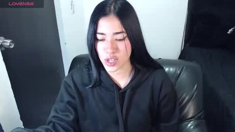 Snapshot of leslieblack_ chatting on 24, 1, 2025 leslie online show from 24, 1, 2025