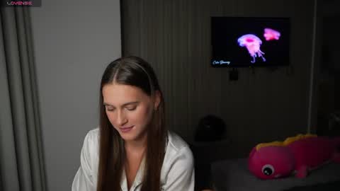 Snapshot of lesliekorfs chatting on 29, 6, 2026 LeslieKorfs online show from 29, 6, 2026