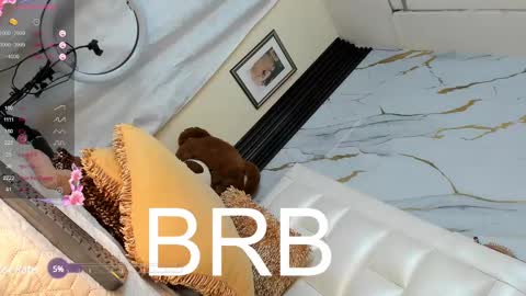 I am here from Monday to Friday from 730 am to 130 pm Colombia time and saturday from 500 am to 1000 am .... Soon Blue page online show from 2, 3, 2025