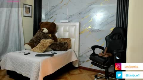 I am here from Monday to Friday from 730 am to 130 pm Colombia time and saturday from 500 am to 1000 am .... Soon Blue page online show from 10, 4, 2026