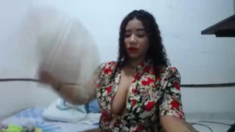 Snapshot of leslycarsson chatting on 2, 2, 2025 lesly online show from 2, 2, 2025