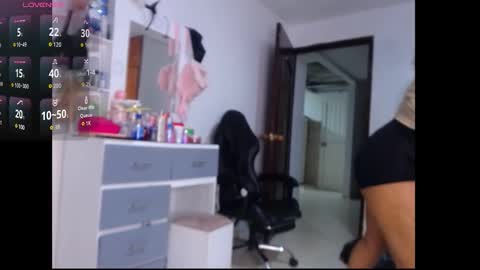 Snapshot of leslycarsson chatting on 28, 9, 2025 lesly online show from 28, 9, 2025