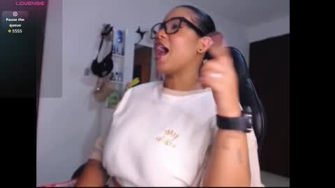 Snapshot of leslycarsson chatting on 18, 10, 2025 lesly online show from 18, 10, 2025